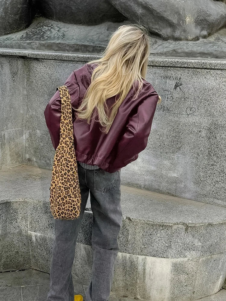 The Burgundy Muse – Hochwertige Lederjacke im Loose-Fit mit Revers und Reißverschluss