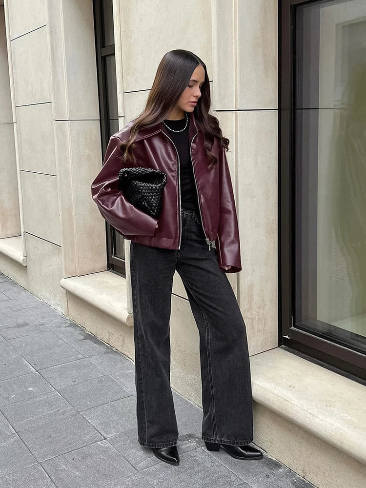 The Burgundy Muse – Hochwertige Lederjacke im Loose-Fit mit Revers und Reißverschluss